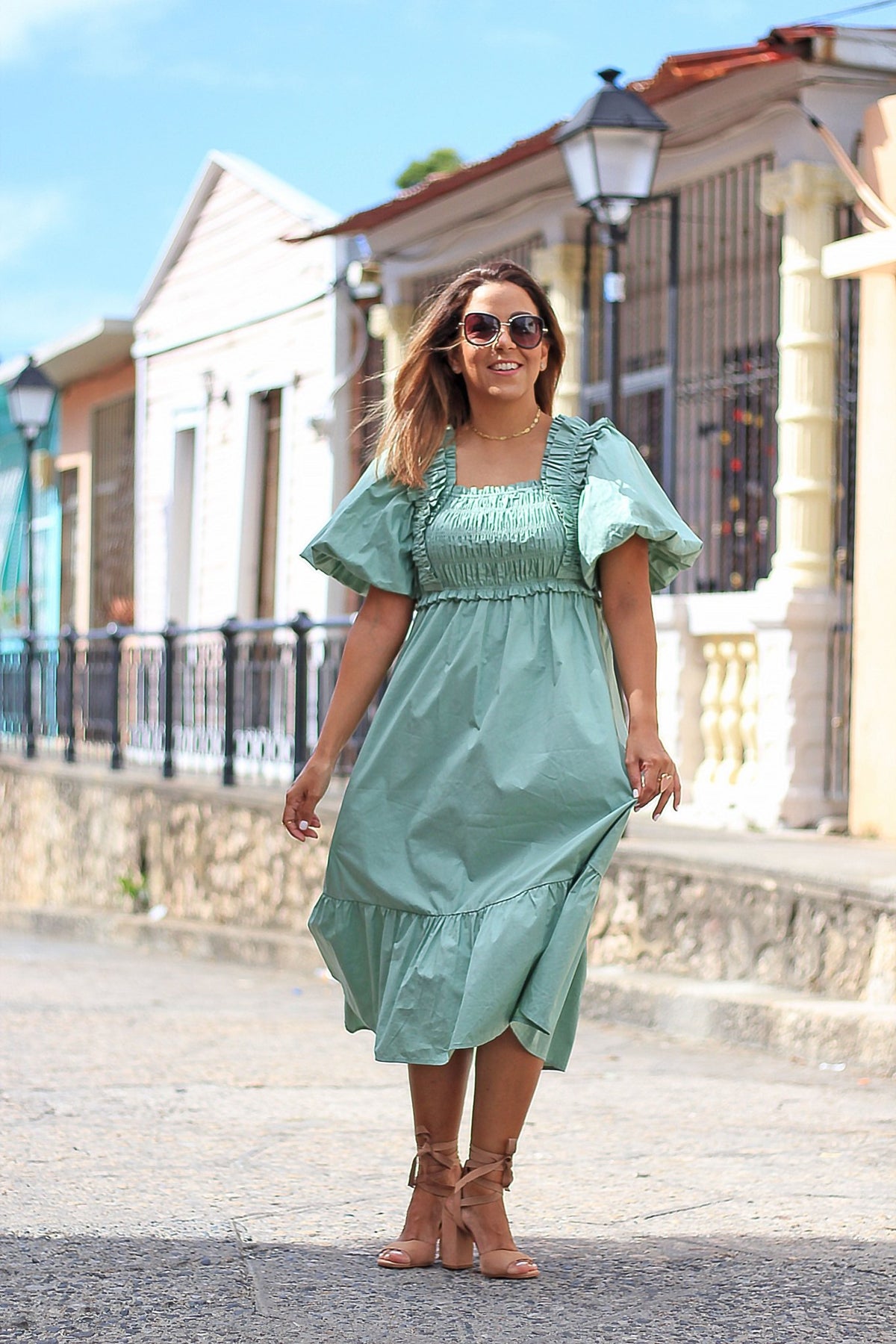 ¡Chic y bella en Semana Santa! - Betsy Clothing Store