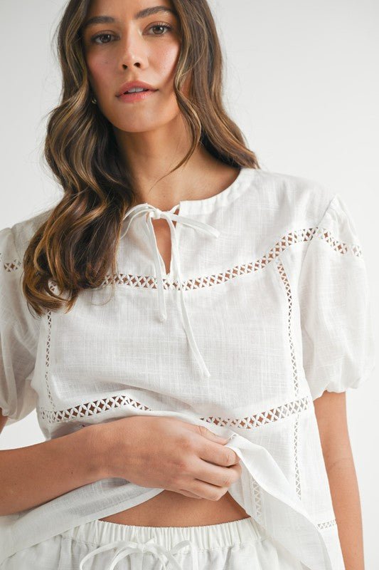 Antonia Conjunto de Blusa y Shorts con Encaje y Lazo Frontal - Betsy Clothing Store