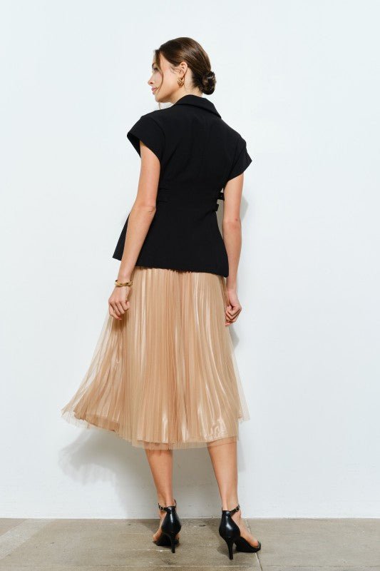 Blazer de Manga Corta con Hebillas Laterales y Cuello Sastre - Betsy Clothing Store