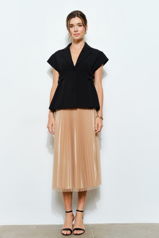 Blazer de Manga Corta con Hebillas Laterales y Cuello Sastre - Betsy Clothing Store