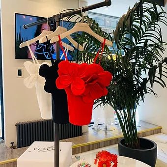 Blusa de Tirantes con Doble Flor en Relieve Gracia Brand - Betsy Clothing Store