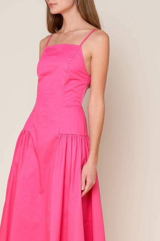 Camelia Midi Dress con Escote Corazón y Espalda Abierta - Betsy Clothing Store