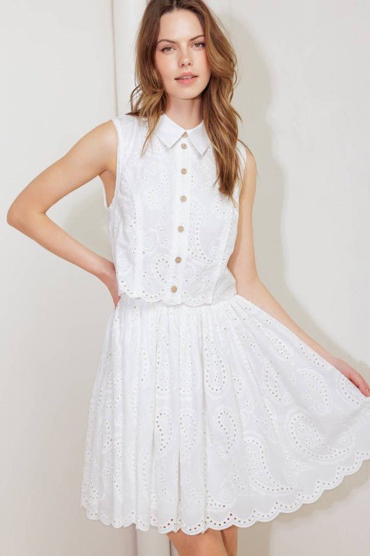 Elena Vestido Mini Broderie sin Mangas con Botones - Betsy Clothing Store