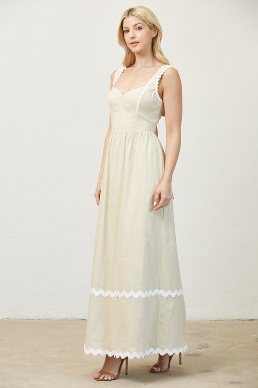 Ester Vestido Maxi de Cuadros con Detalles Ondulados - Betsy Clothing Store