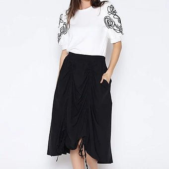 Joaquina Romántica Blusa con Detalles Florales y Mangas Abullonadas - Betsy Clothing Store