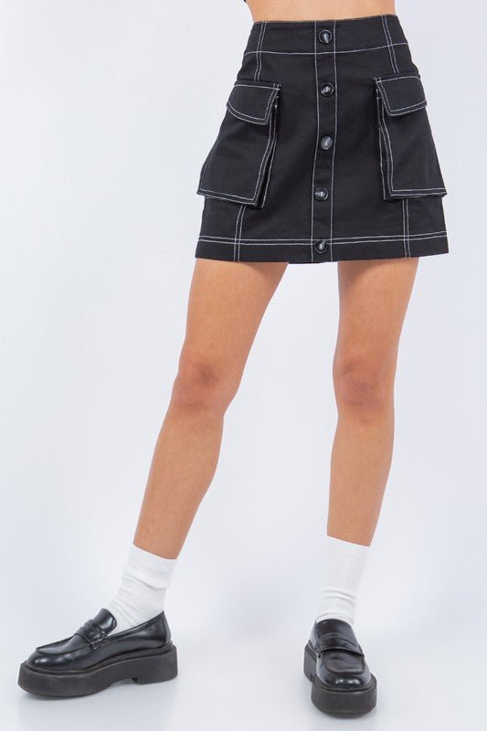 Kim Set Top y Falda Mini con Detalles de Botones y Bolsillos Frontales - Betsy Clothing Store