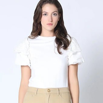 Tarsicia Blusa con Bordado Ojalado en los Hombros - Betsy Clothing Store