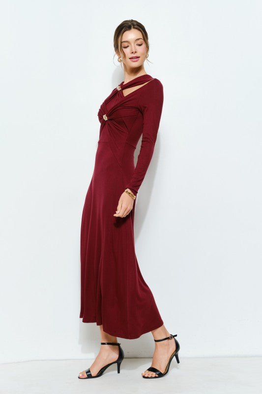 Vestido con Aros Dorados, Corte Frontal y Detalle Twist - Betsy Clothing Store