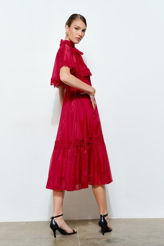 Vestido de Organza con Lazo al Cuello y Volantes Estilo Capa - Betsy Clothing Store