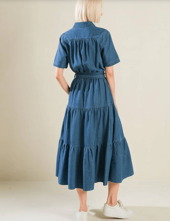Vestido Midi de Denim con Cinturón y Falda en Capas - Betsy Clothing Store